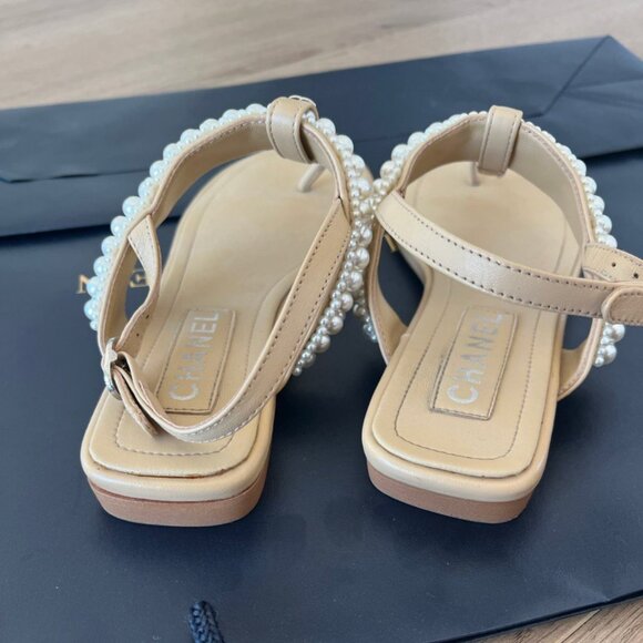 Chanel t-strap thong sandal, Pearl detail color beige size 37 - Picture 3 of 5